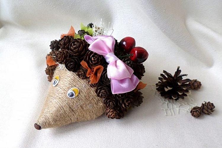 Поделки из шишек для детей - фото и идеи