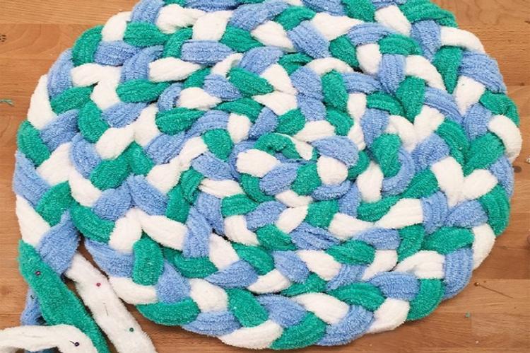 Напольный коврик из старых полотенец - Поделки из старых вещей своими руками