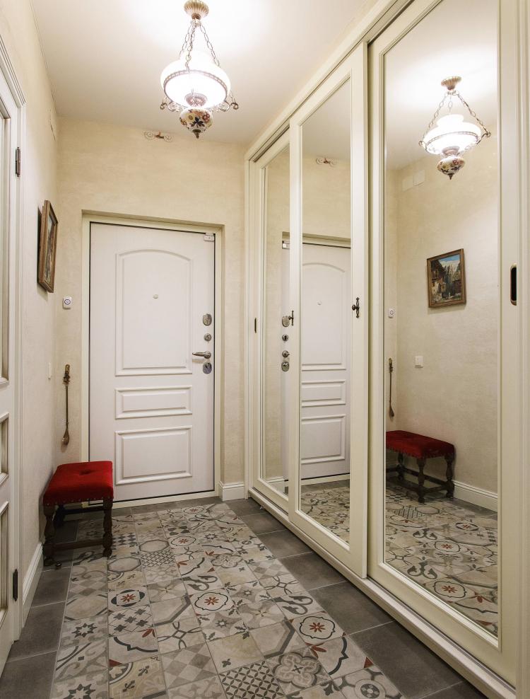 Дизайн прихожей в классическом стиле - фото реальных интерьеров