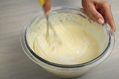 Пышные оладьи на теплом кефире - пошаговый рецепт