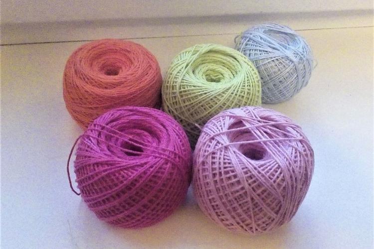 Гирлянда с шарами из ниток - Рукоделие для дома