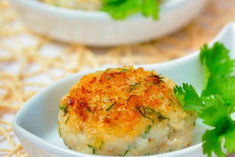 Рыбные котлеты в панировке – классический рецепт