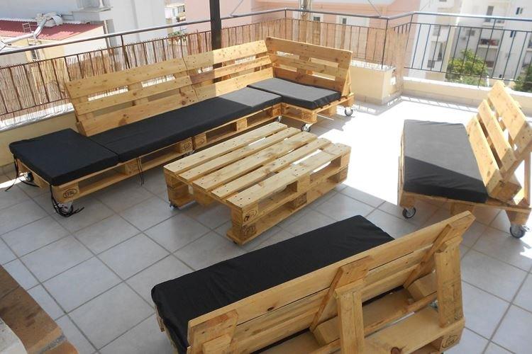 Садовый столик - Садовая мебель из поддонов для дачи фото