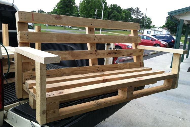 Качели - Садовая мебель из поддонов для дачи фото