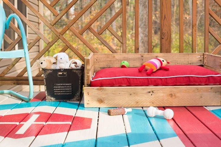 Лежанка для собаки - Садовая мебель из поддонов для дачи фото