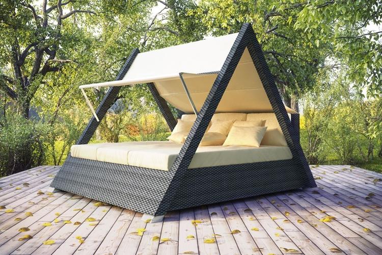 Необычные идеи садовых беседок