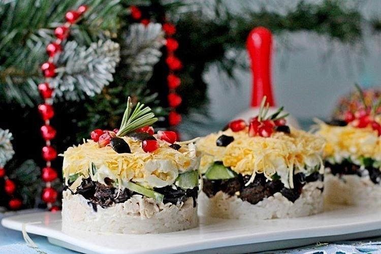 Салат с рисом курицей и черносливом - Салаты с майонезом на Новый год 2021 рецепты