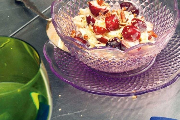 Вальдорфский фруктовый салат - Салаты с майонезом рецепты