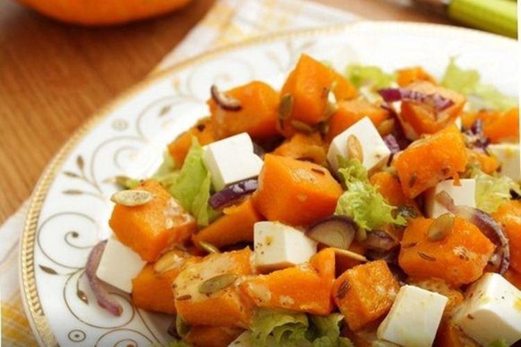 Теплый тыквенный салат с сыром - Салаты с майонезом рецепты