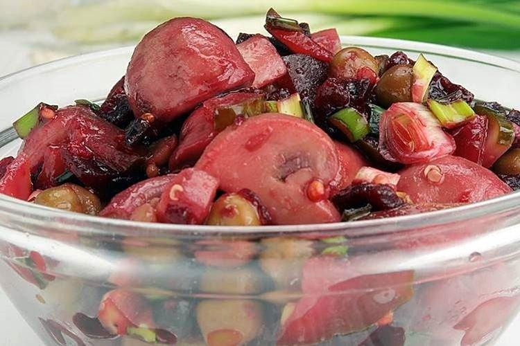 Салат с шампиньонами и свеклой - рецепты