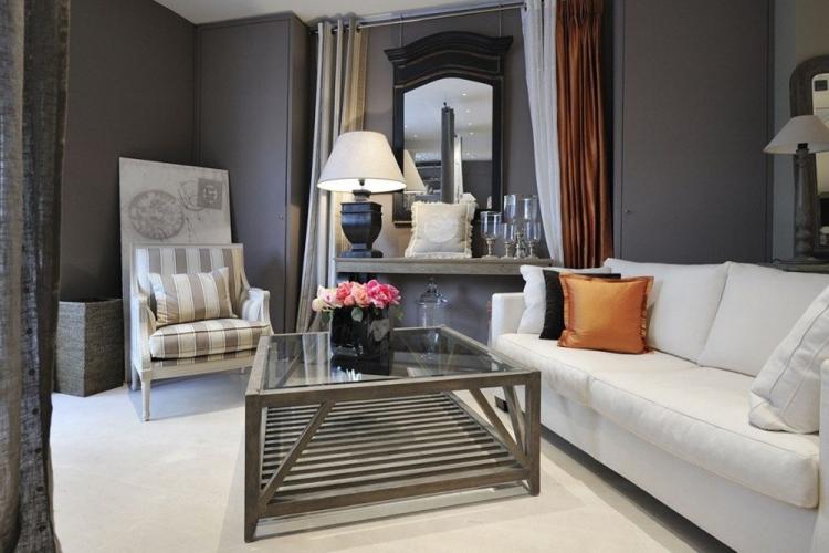 Серый цвет в интерьере гостиной