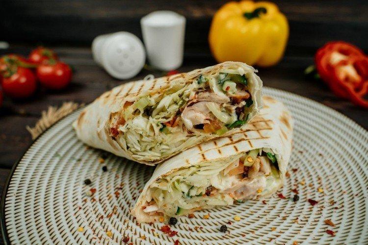 Шаурма с колбасой в домашних условиях - рецепты