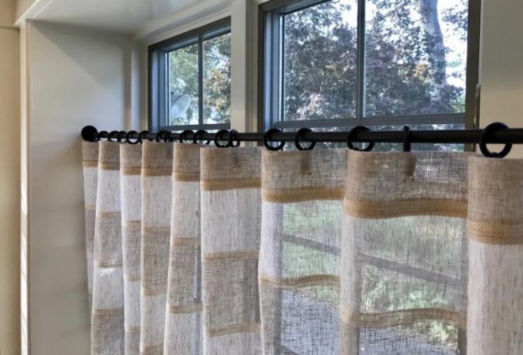 Шторы-кафе - Виды штор для гостиной