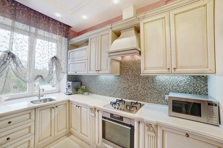 Шторы для кухни в классическом стиле