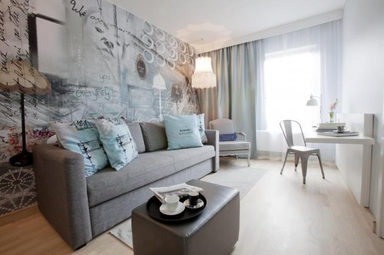 Как выбрать шторы в маленькую гостиную в современном стиле