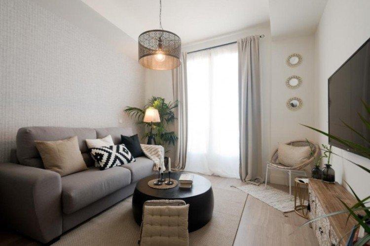 Шторы в гостиную в современном стиле - фото