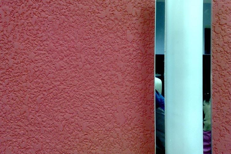 Штукатурка короед в интерьере - фото и идеи