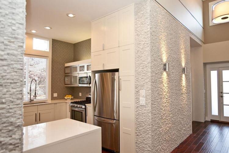 Штукатурка короед в интерьере - фото и идеи