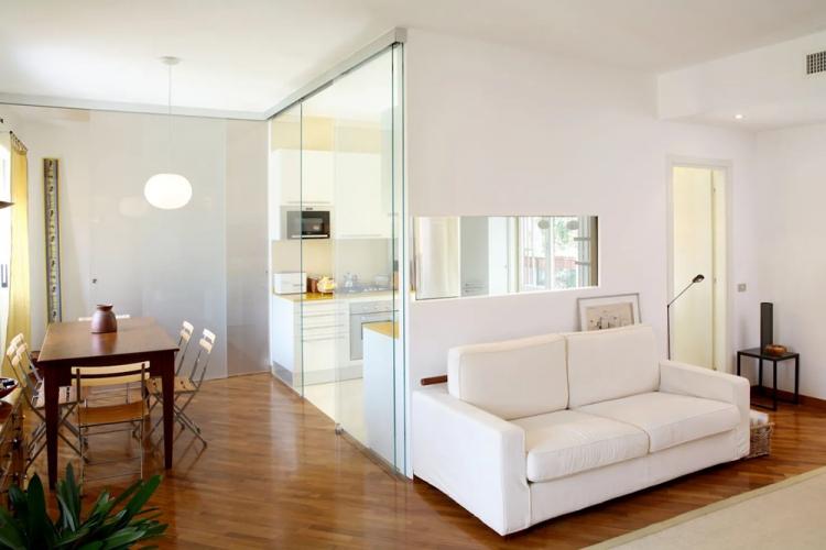 Стеклянные перегородки в гостиной - Дизайн интерьера