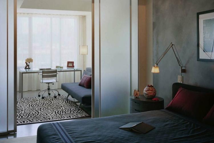 Стеклянные перегородки в спальне - Дизайн интерьера