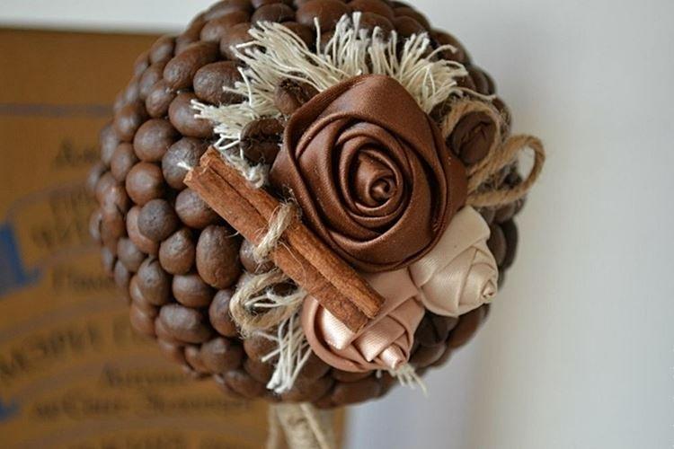 Топиарий из кофейных зерен своими руками - фото и идеи