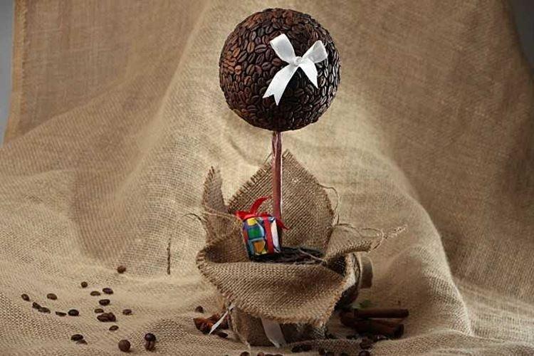 Топиарий из кофейных зерен своими руками - фото и идеи