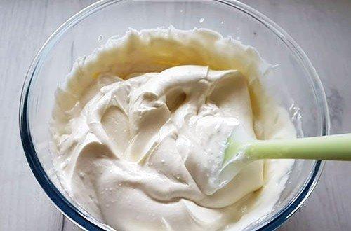 Торт с клубникой и желе без выпечки - пошаговый рецепт