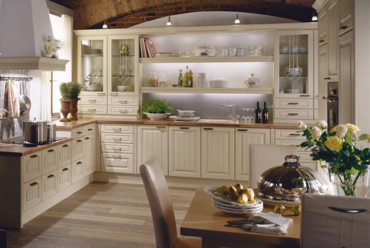 Угловые кухни - фото реальных интерьеров