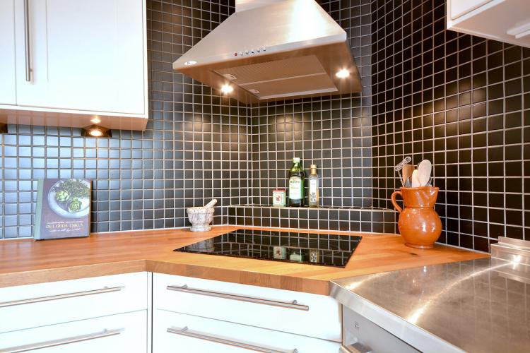 Угловые кухни - фото реальных интерьеров