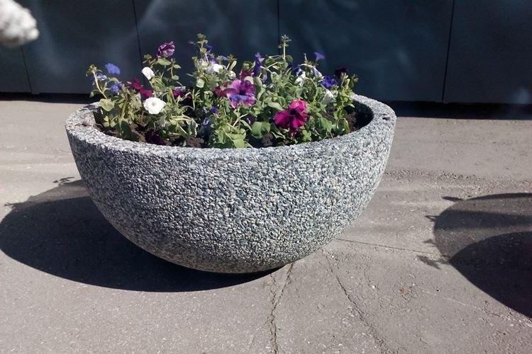 Бетонные вазоны - Уличные вазоны для цветов