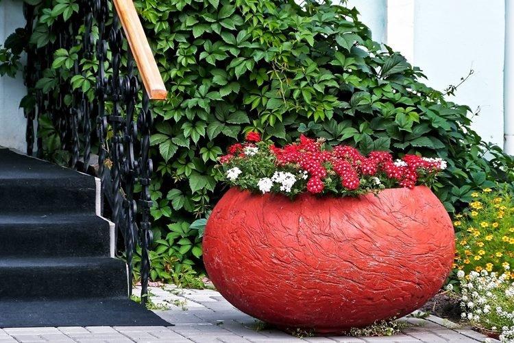 Уличные вазоны для цветов - фото