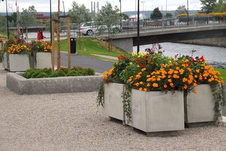 Уличные вазоны для цветов - фото