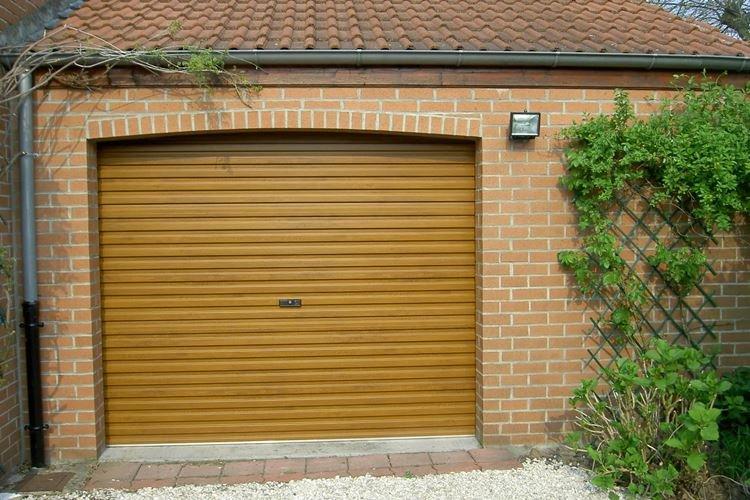 Подъемно-поворотные ворота из профнастила своими руками - фото и идеи