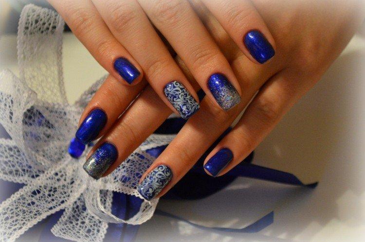 Зимний маникюр с блестками 2020-2021