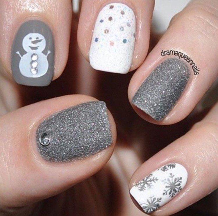 Песочный зимний маникюр 2020-2021